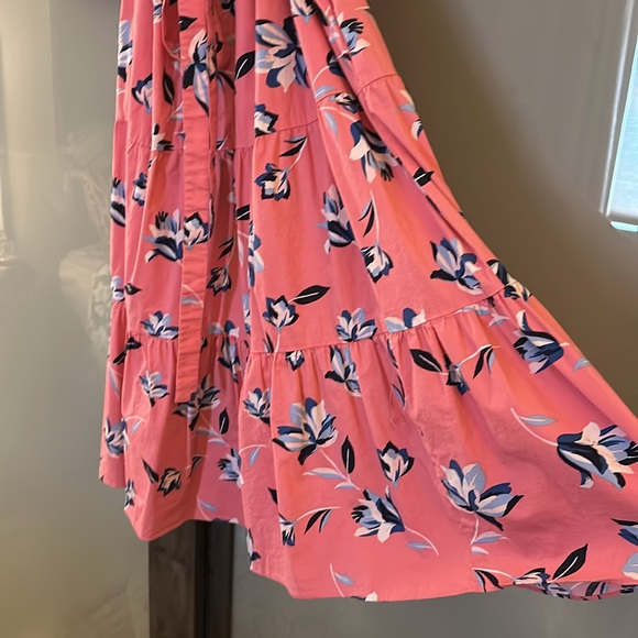 Draper James 2X tiered, a-line midi dress with separate belt and button front. - Picture 5 of 7